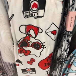 Hello kitty valentines blanket